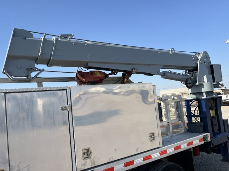 2015-ford-f550-image-10