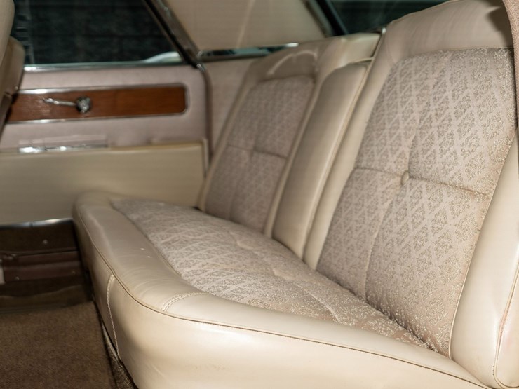 #111-•-1962-lincoln-continental-sedan-image-68