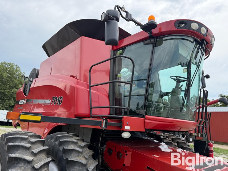 2008-case-ih-7010-image-14
