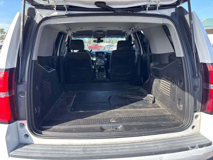 2015-chevrolet-tahoe-image-21