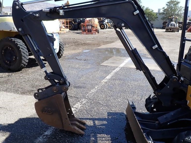 2021-deere-17g-image-5