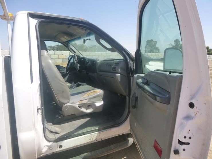2005-ford-f450-image-19