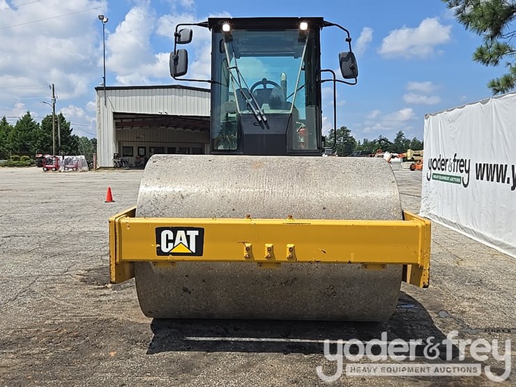2020-caterpillar-cs56b-image-8