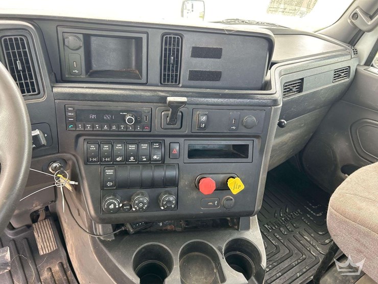 2021-international-rh613-t/a-day-cab-truck-tractor-image-20