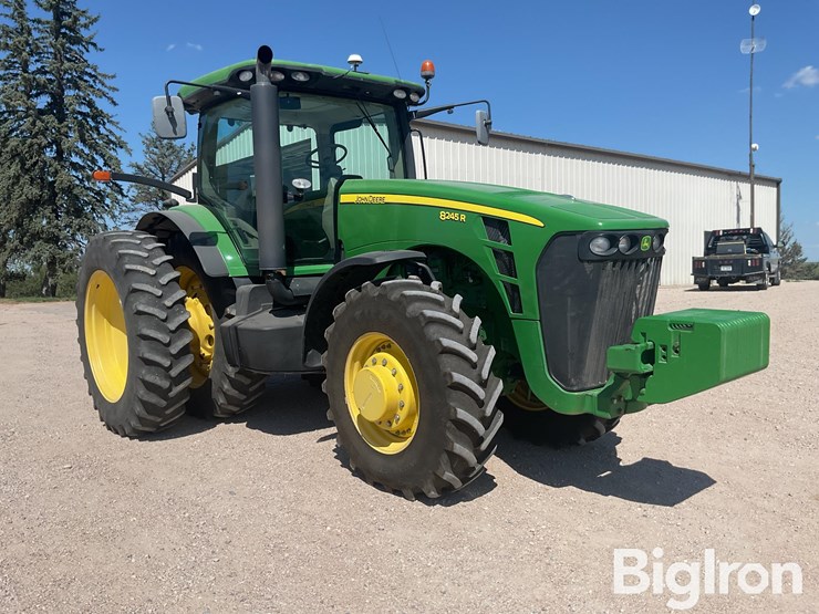 2010-john-deere-8245r-image-3
