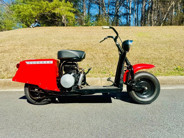 #136-•-offered-at-no-reserve-|-1958-cushman-highlander-step-through-model-721-image-9