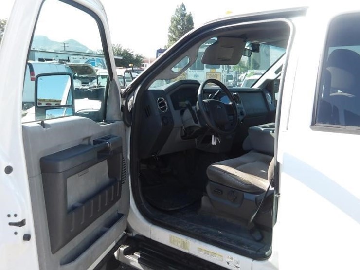2011-ford-f550-image-22