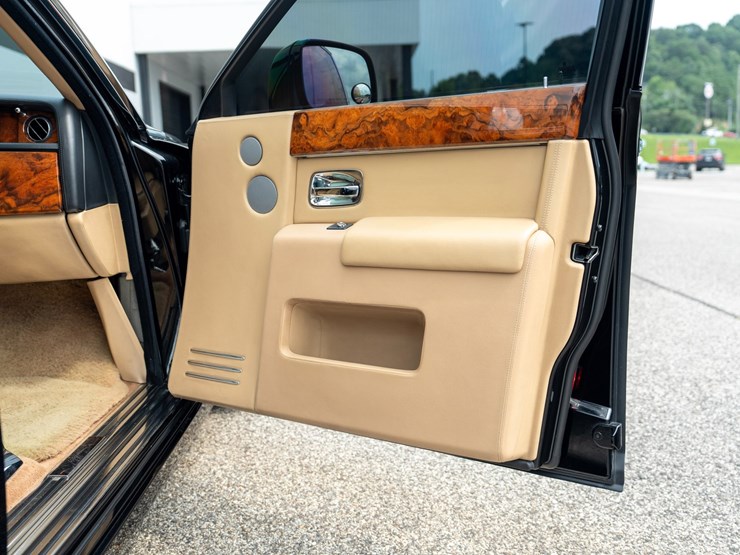 #110-•-2014-rolls-royce-phantom-sedan-image-76