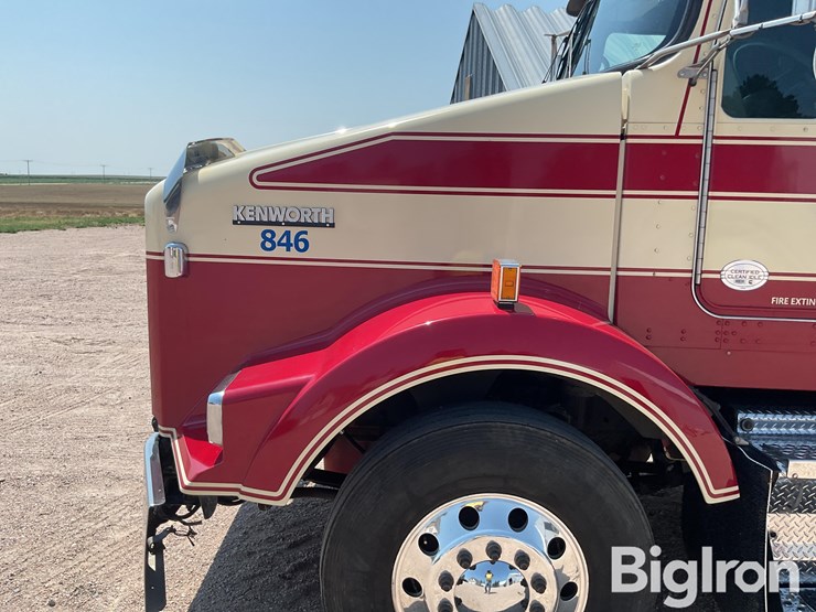 2012-kenworth-t800-image-12
