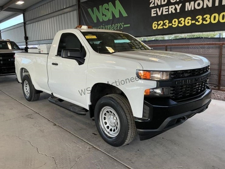 2021-chevrolet-silverado-1500-image-2