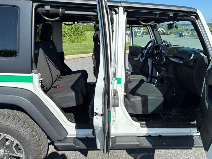 2018-jeep-wrangler-image-32