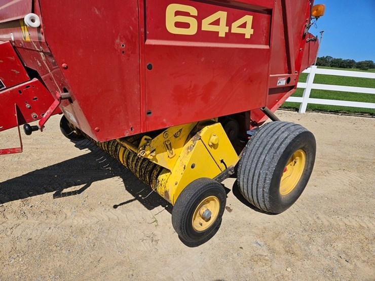 new-holland-644-image-15
