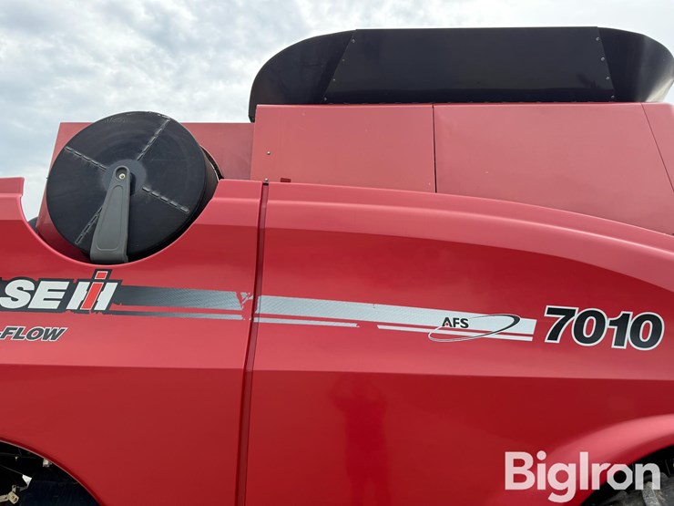 2008-case-ih-7010-image-17