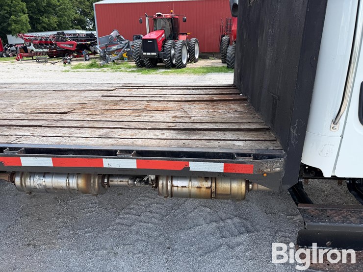 2016-freightliner-m2-t/a-6x4-flatbed-truck-image-16