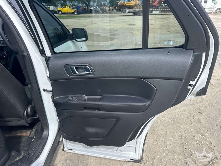 2016-ford-explorer-image-20