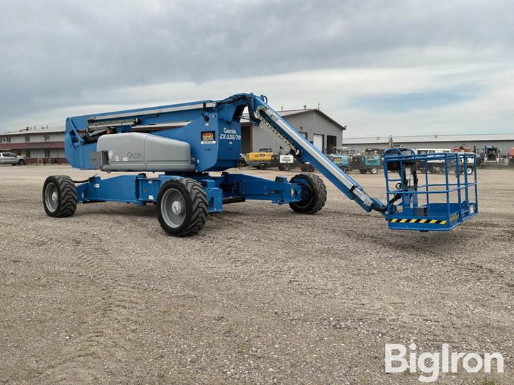 2013-genie-zx135/70-image-3
