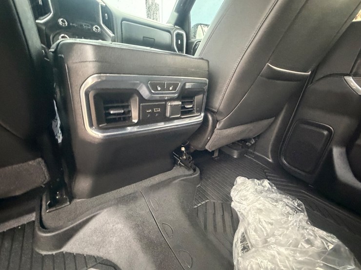 2021-gmc-sierra-1500-image-32