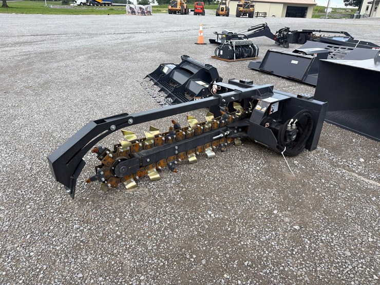 #10-•-rmt48a-48”-trencher-attach-image-1