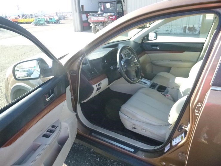 2013-subaru-outback-image-5