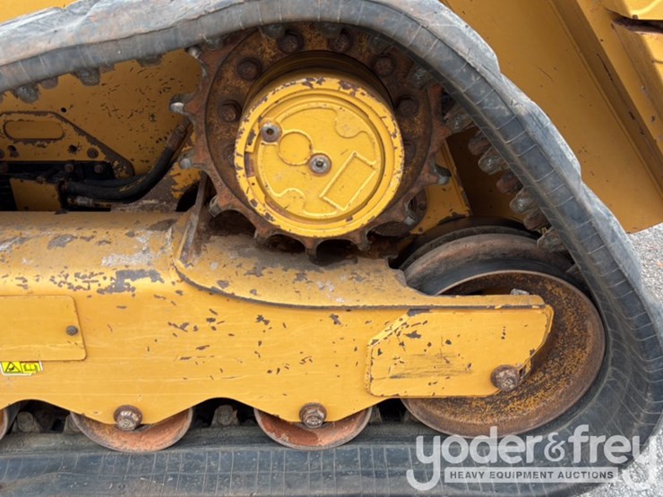 2021-caterpillar-259d3-image-10