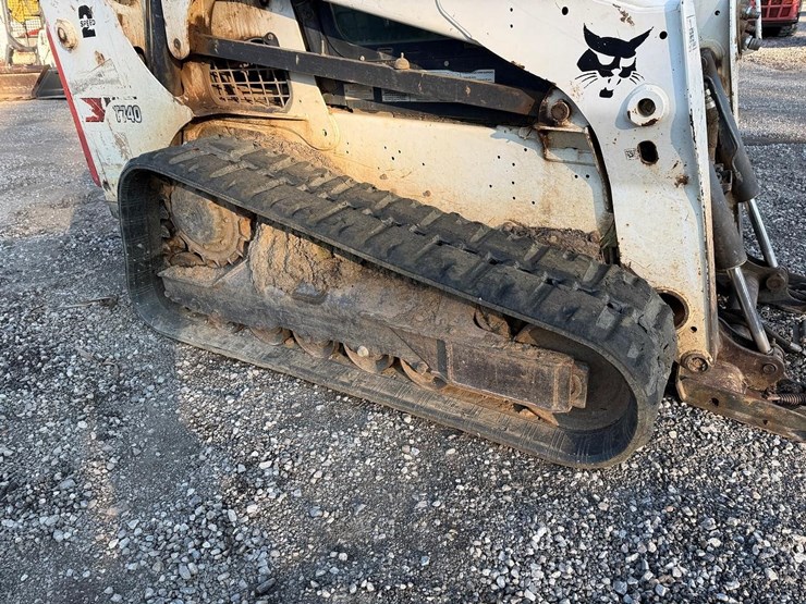 2018-bobcat-t740-image-12