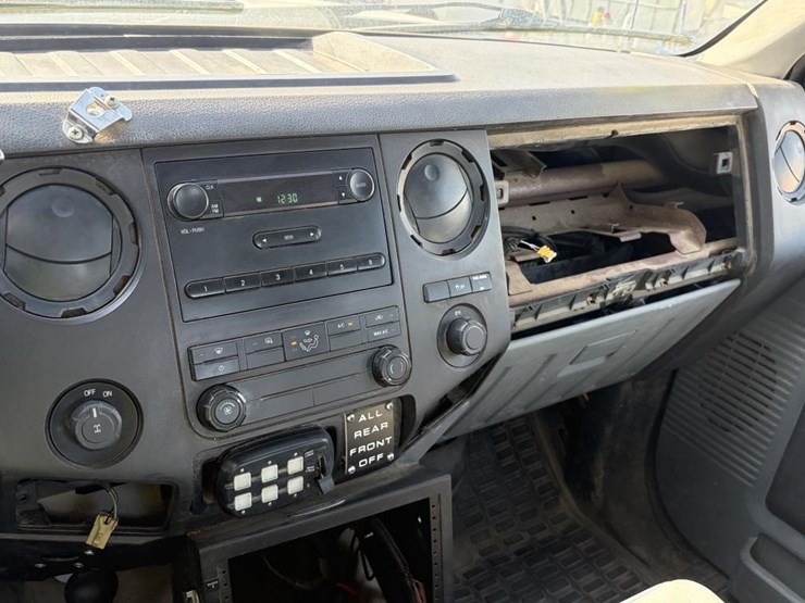 2011-ford-f250-image-17