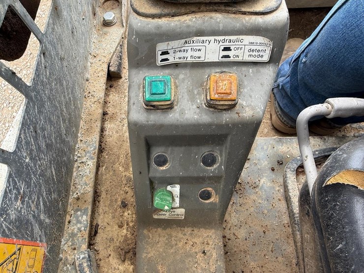 2016-takeuchi-tl8-image-27