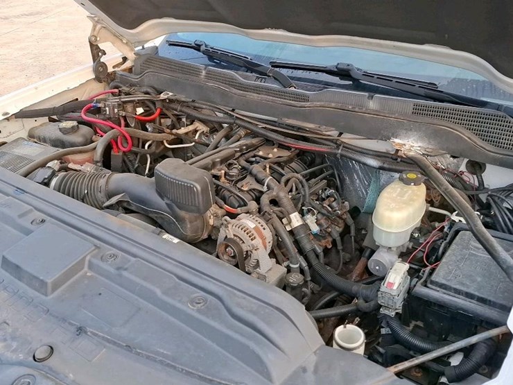 2015-chevrolet-2500-image-18