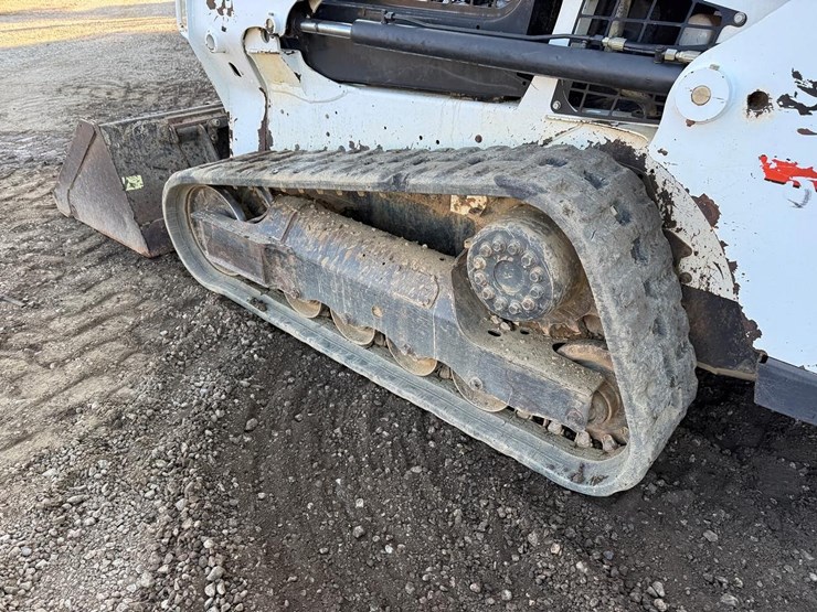 2015-bobcat-t550-image-17