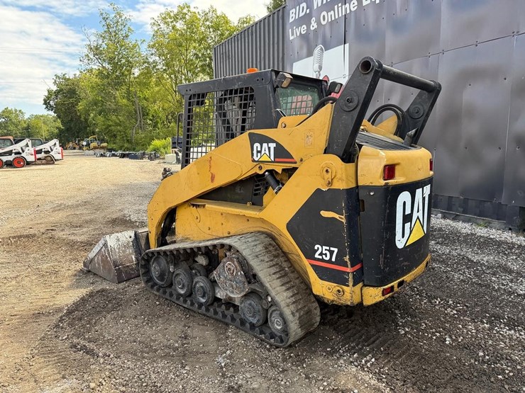 2002-caterpillar-257-image-2