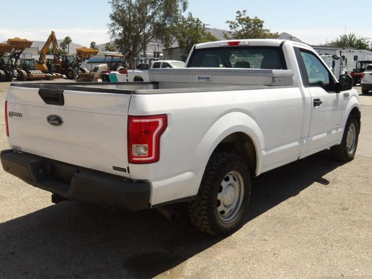 2017-ford-f150-xl-image-3