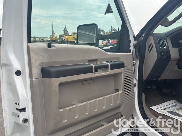 2010-ford-f350-image-34