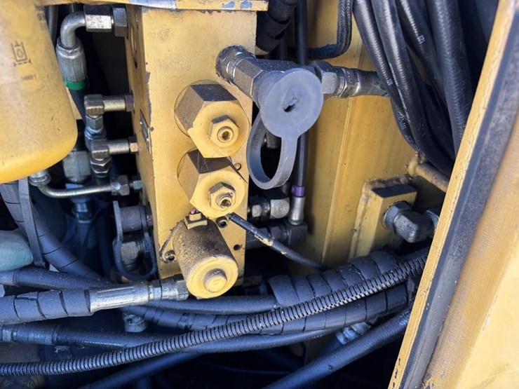 caterpillar-313b-image-40