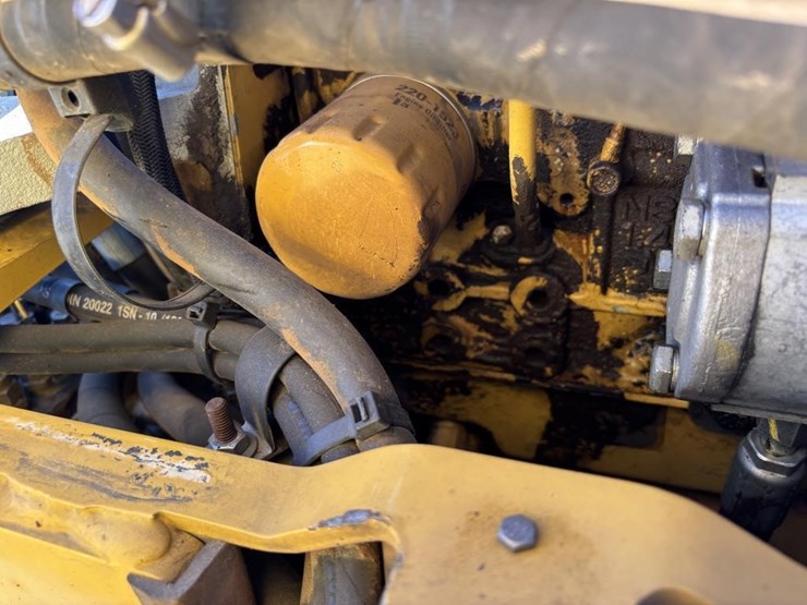 caterpillar-cb24-image-32