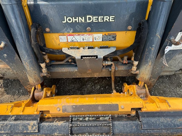 2021-deere-317g-image-10