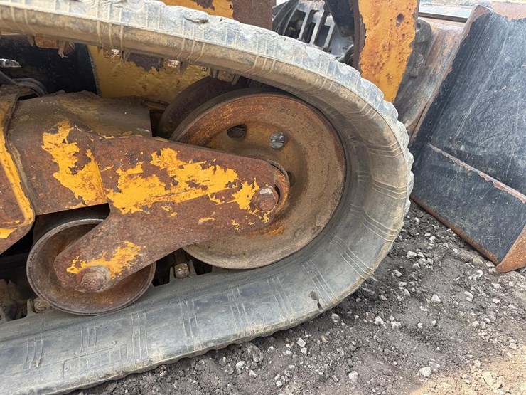 2016-caterpillar-259d-image-22