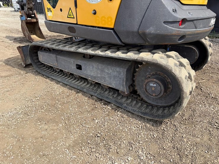 2019-mecalac-6mcr-image-15