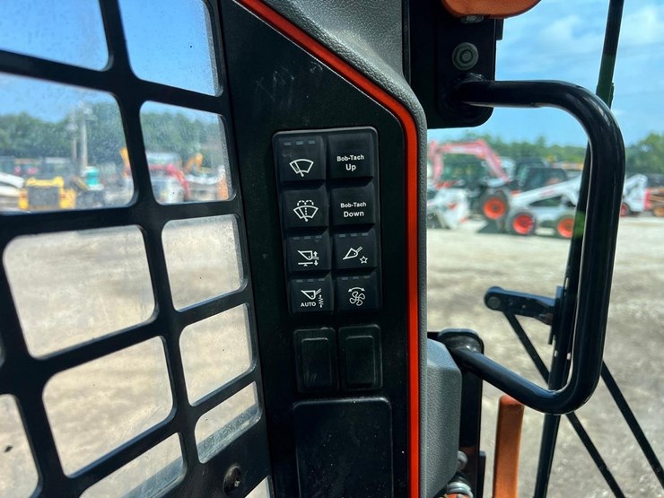 bobcat-t64-image-24