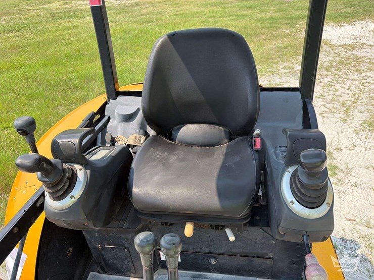 2019-jcb-8029cts-image-10