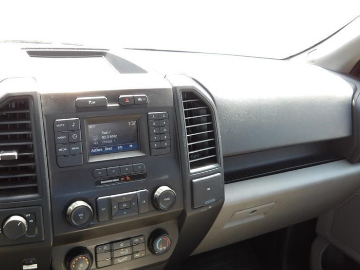 2017-ford-f150-xl-image-19