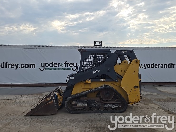 2018-deere-317g-image-2