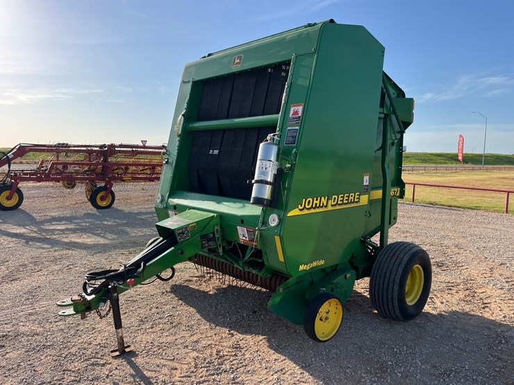 2001-john-deere-567-image-1