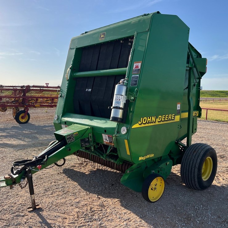 2001 JOHN DEERE 567