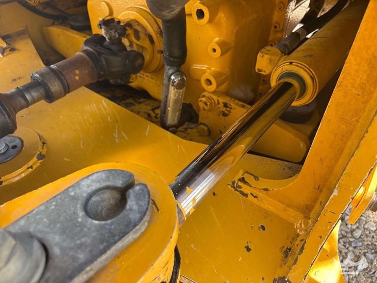 2019-deere-624l-image-25