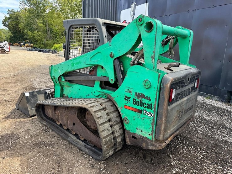 2011-bobcat-t750-image-4