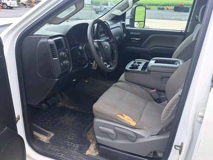 2015-chevrolet-2500-image-9