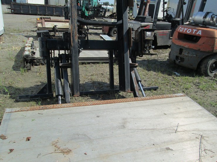#53879-•-bucher-98-1/2"-lift-gate-inv#53879-image-4