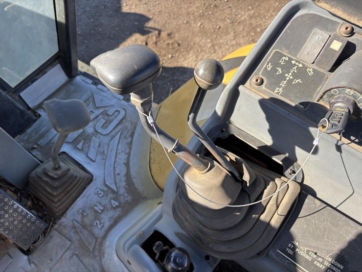 caterpillar-416c-image-43