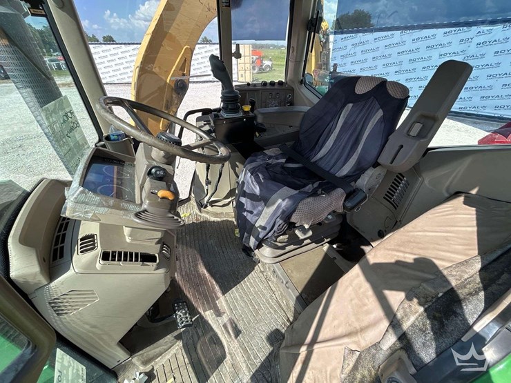 john-deere-6125m-image-24