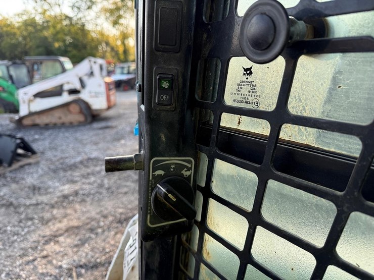 2018-bobcat-t740-image-21